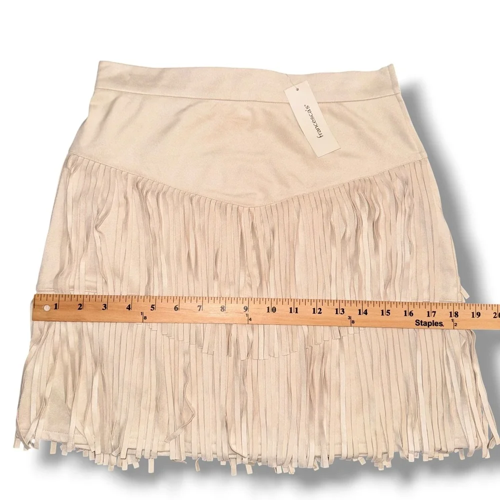 Francesca's Fringe Mini Skirt Women Size M Cream Faux Suede Western Boho NWT - Picture 6 of 10